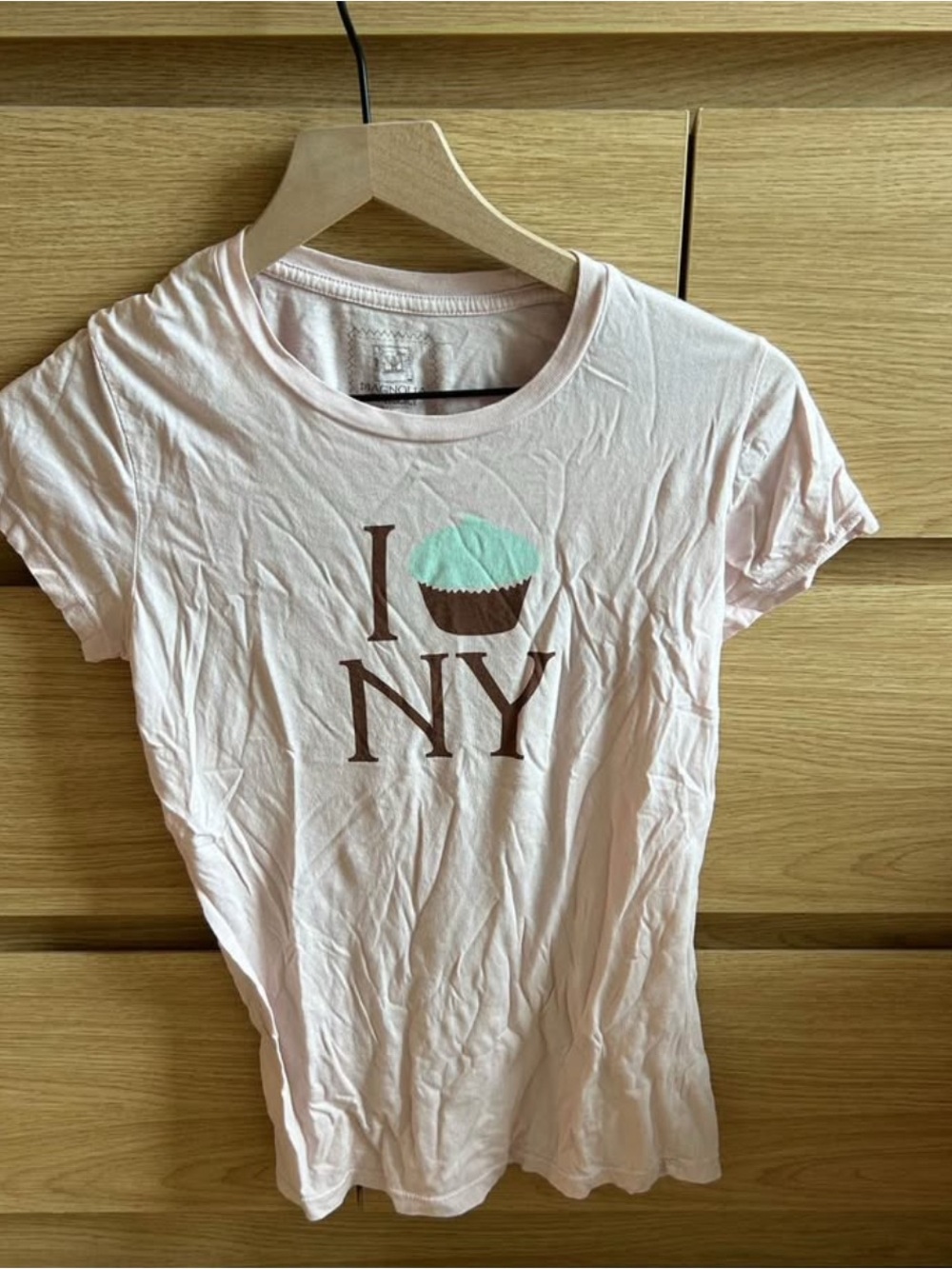 MAGNOLIA BAKERY Women's Light Pink 'I ♥ NY' Cupcake Graphic Tee